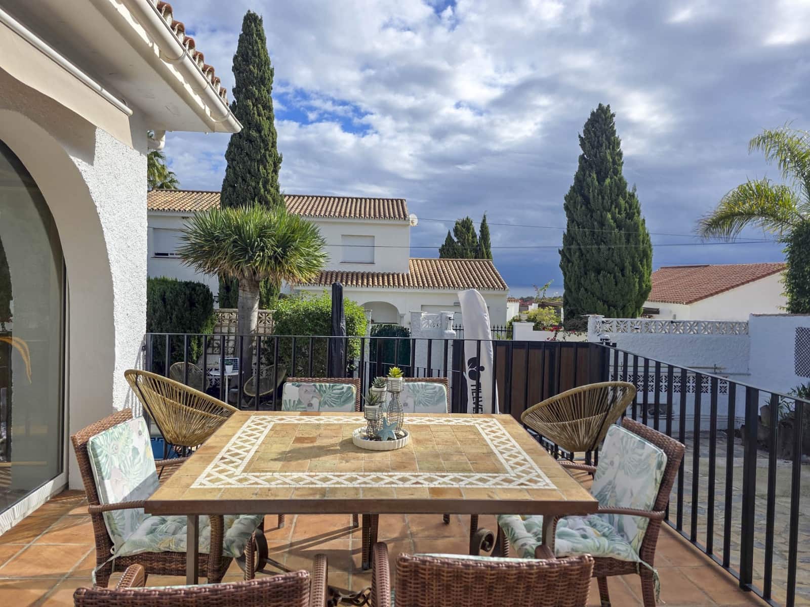 4 bedroom Villa for sale in La Duquesa / Puerto de la Duquesa with pool garage - € 860,000 (Ref: 9433268)