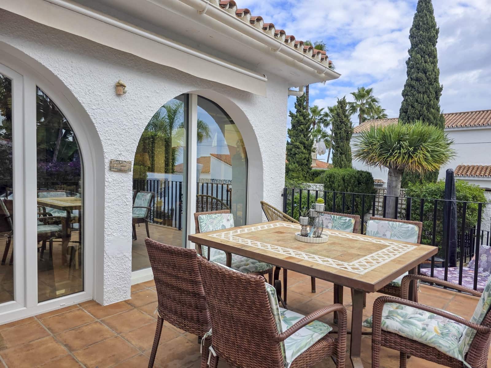 4 bedroom Villa for sale in La Duquesa / Puerto de la Duquesa with pool garage - € 860,000 (Ref: 9433268)