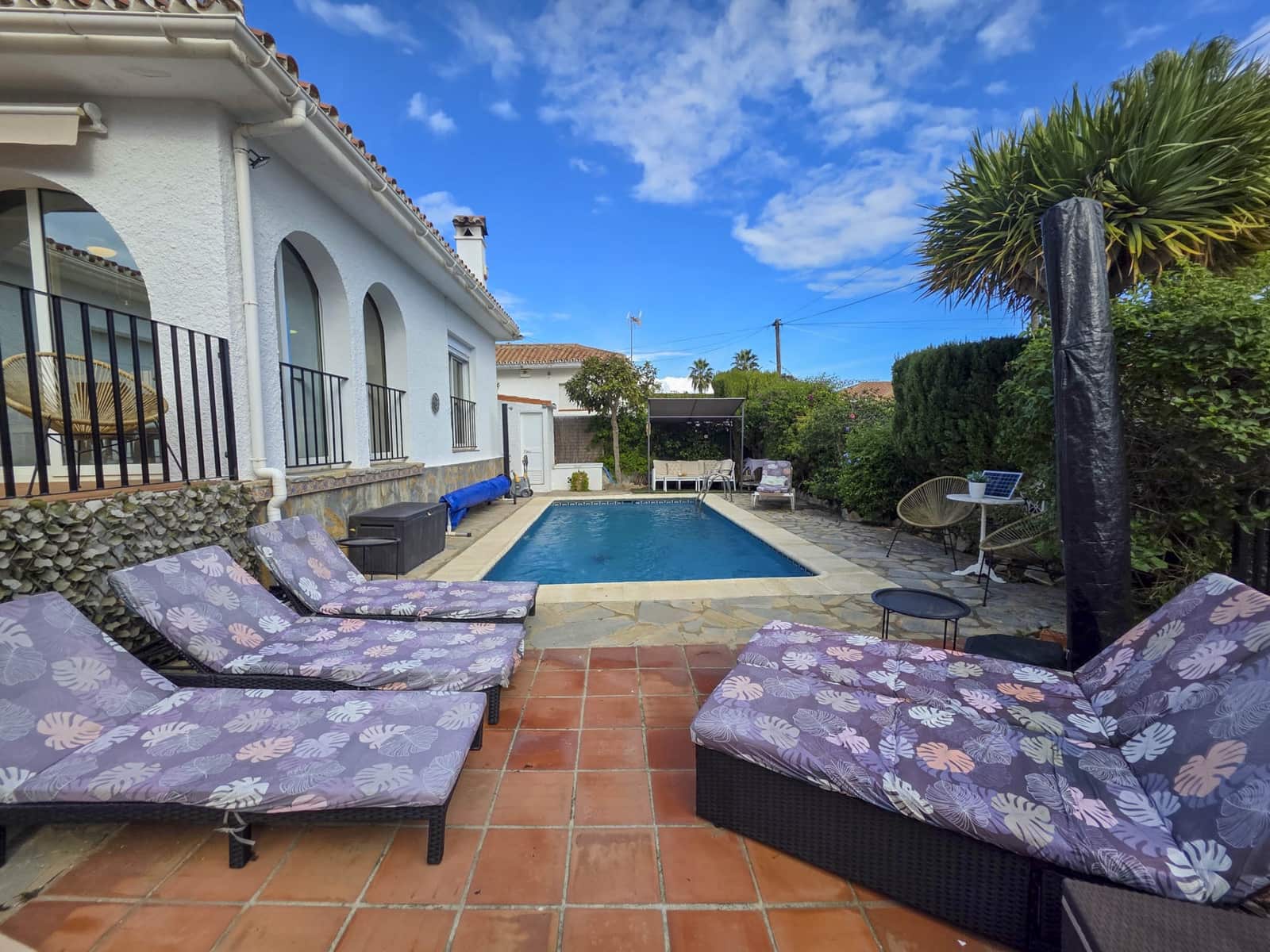 4 bedroom Villa for sale in La Duquesa / Puerto de la Duquesa with pool garage - € 860,000 (Ref: 9433268)
