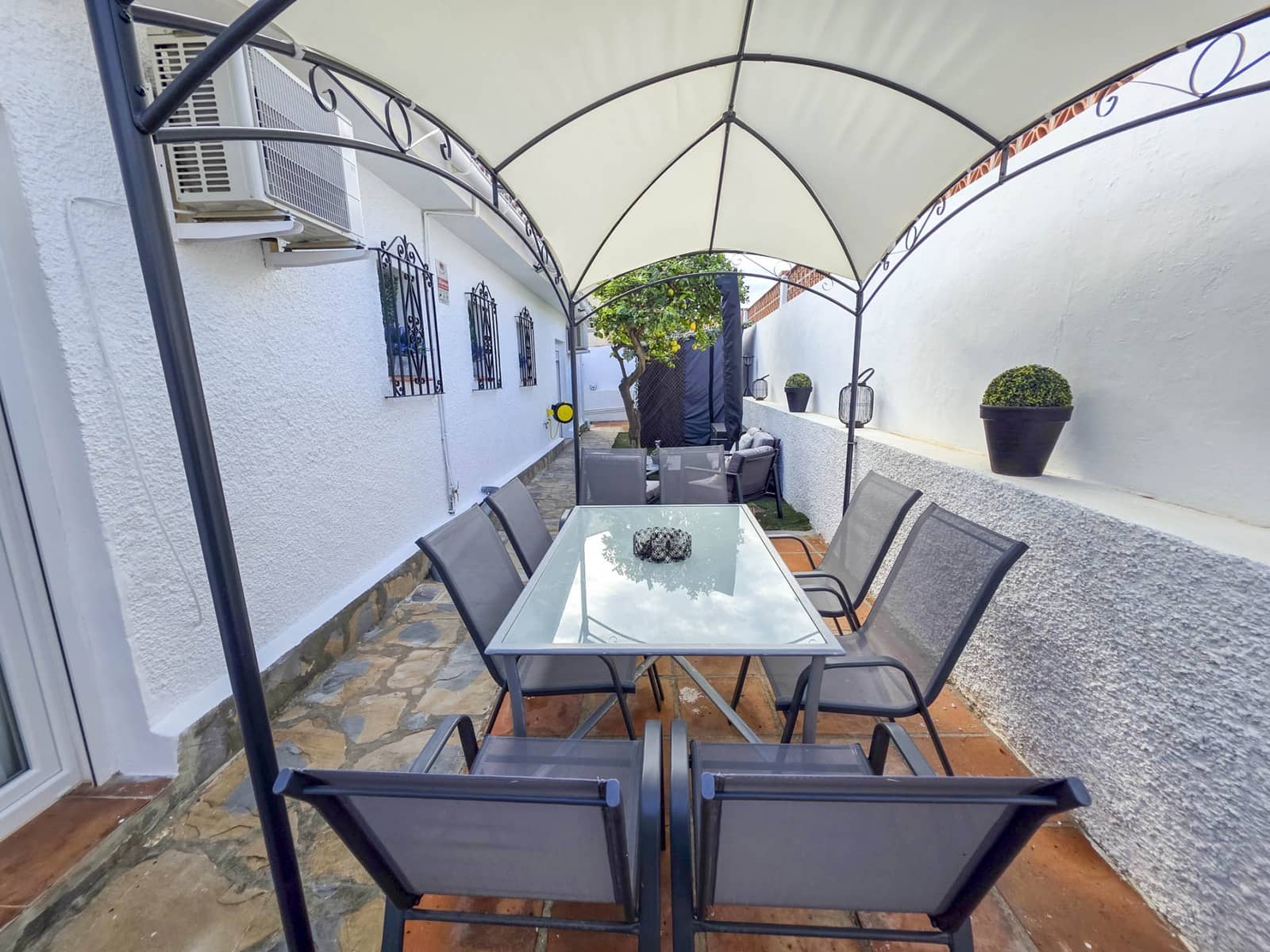 4 bedroom Villa for sale in La Duquesa / Puerto de la Duquesa with pool garage - € 860,000 (Ref: 9433268)