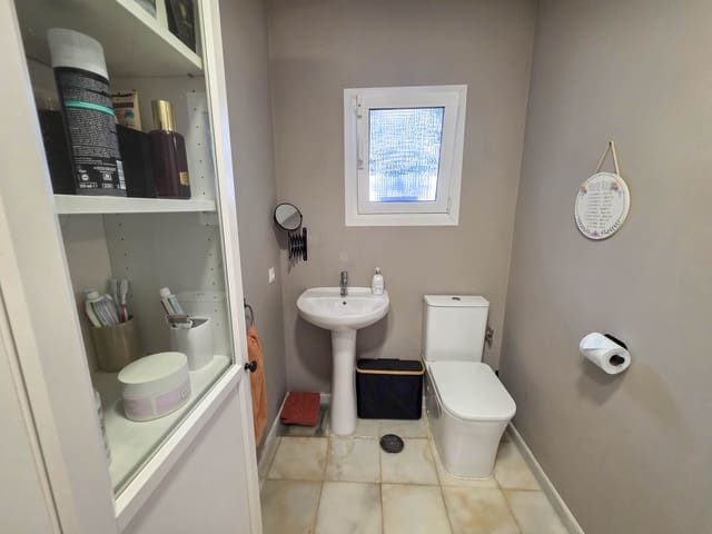 4 soveværelse Villa til salg i La Duquesa / Puerto de la Duquesa, Manilva med swimmingpool garage - € 860.000 (Ref: 9433268)