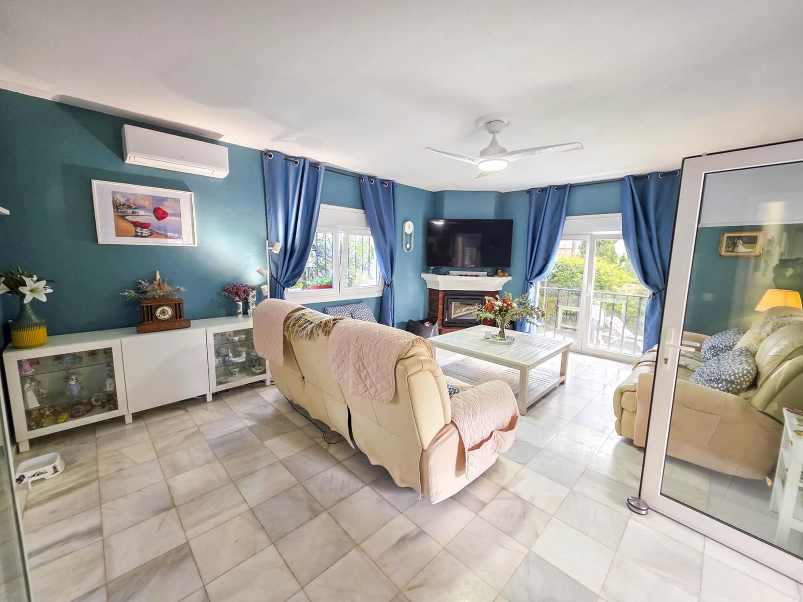 4 bedroom Villa for sale in La Duquesa / Puerto de la Duquesa with pool garage - € 860,000 (Ref: 9433268)