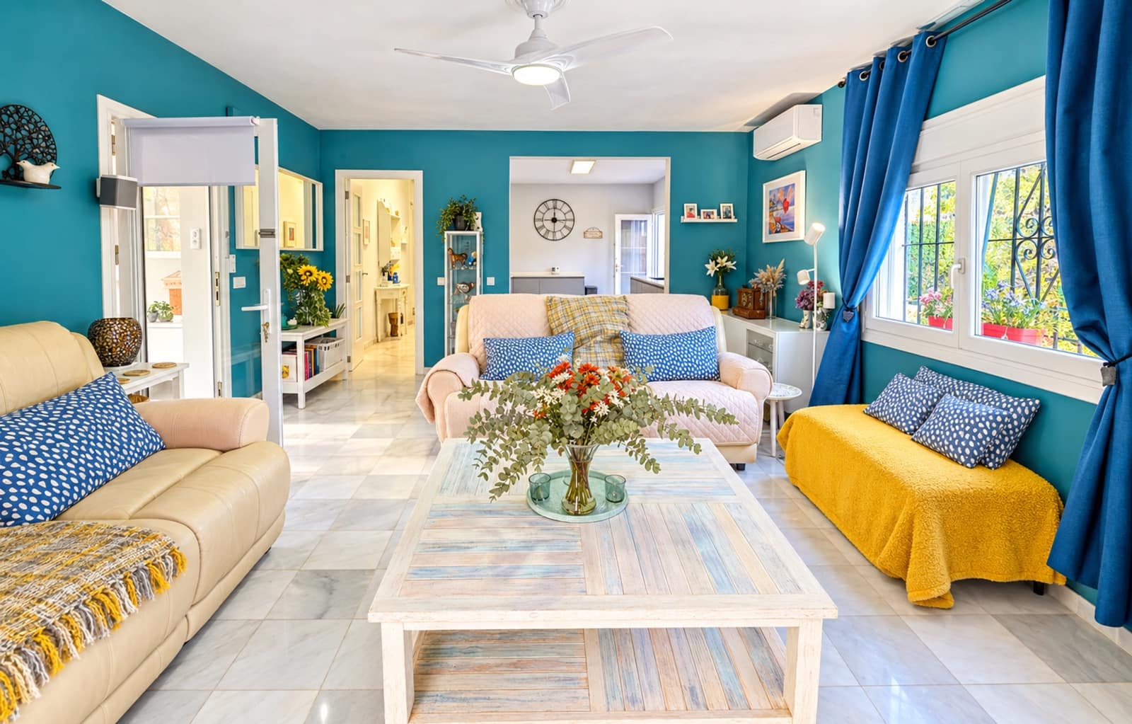 4 bedroom Villa for sale in La Duquesa / Puerto de la Duquesa with pool garage - € 825,000 (Ref: 9433268)
