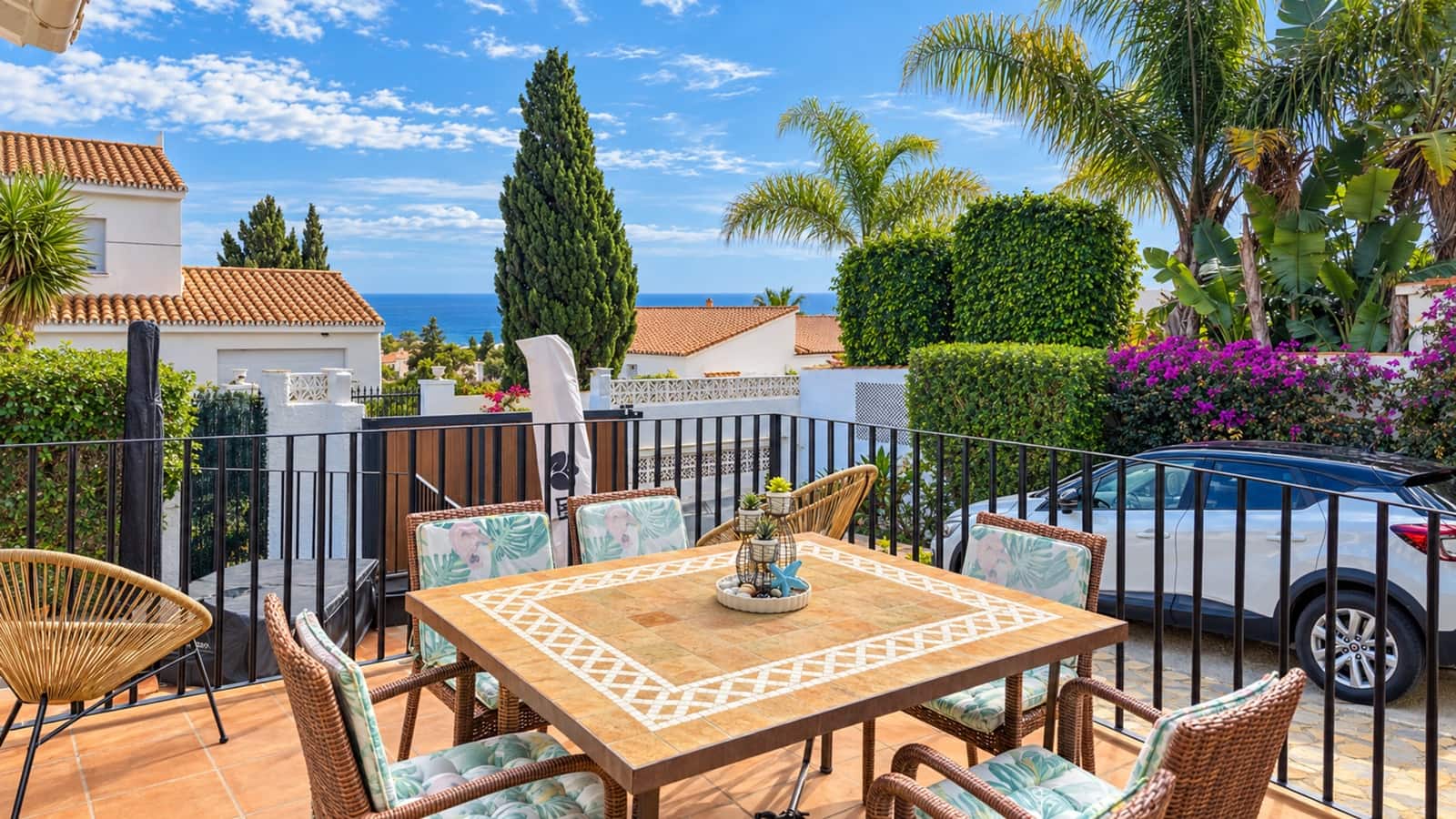 4 bedroom Villa for sale in La Duquesa / Puerto de la Duquesa with pool garage - € 825,000 (Ref: 9433268)