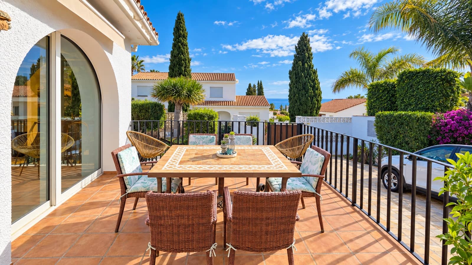 4 bedroom Villa for sale in La Duquesa / Puerto de la Duquesa with pool garage - € 825,000 (Ref: 9433268)