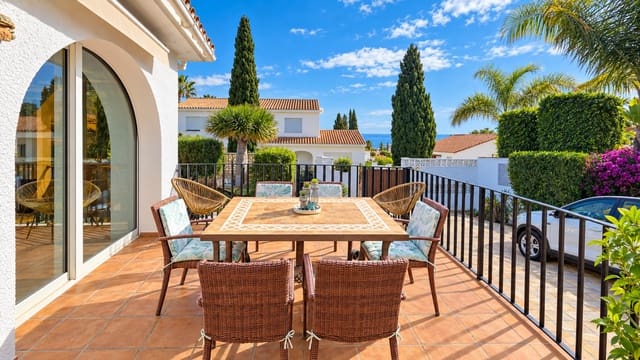 4 chambre Villa/Maison à vendre à La Duquesa / Puerto de la Duquesa, Manilva avec piscine garage - 825 000 € (Ref: 9433268)