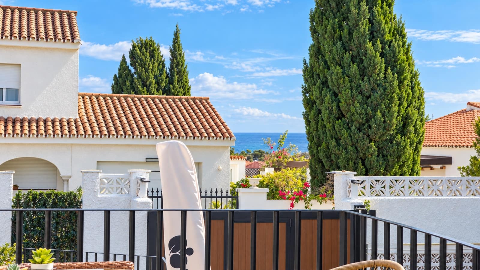 4 bedroom Villa for sale in La Duquesa / Puerto de la Duquesa with pool garage - € 825,000 (Ref: 9433268)