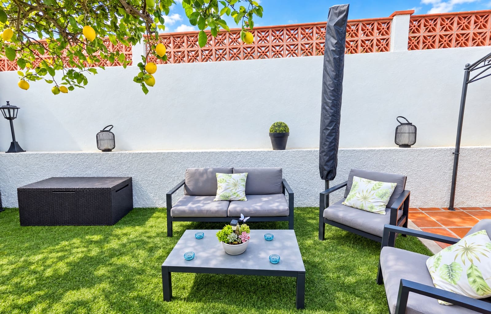 4 bedroom Villa for sale in La Duquesa / Puerto de la Duquesa with pool garage - € 825,000 (Ref: 9433268)