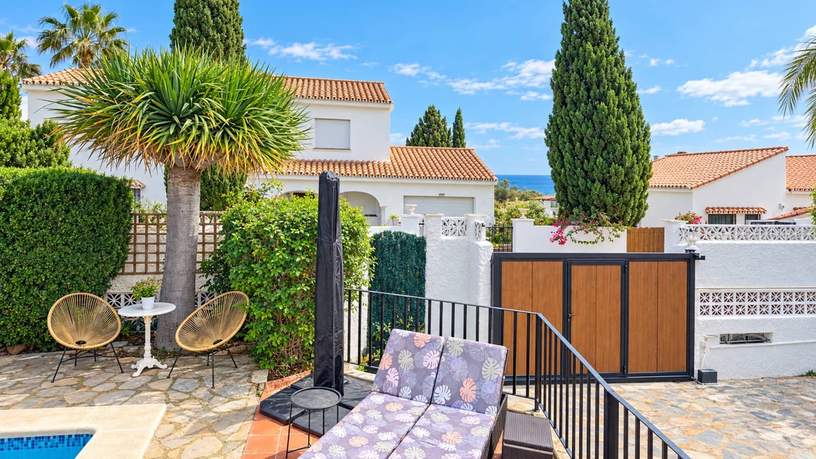 4 bedroom Villa for sale in La Duquesa / Puerto de la Duquesa with pool garage - € 825,000 (Ref: 9433268)