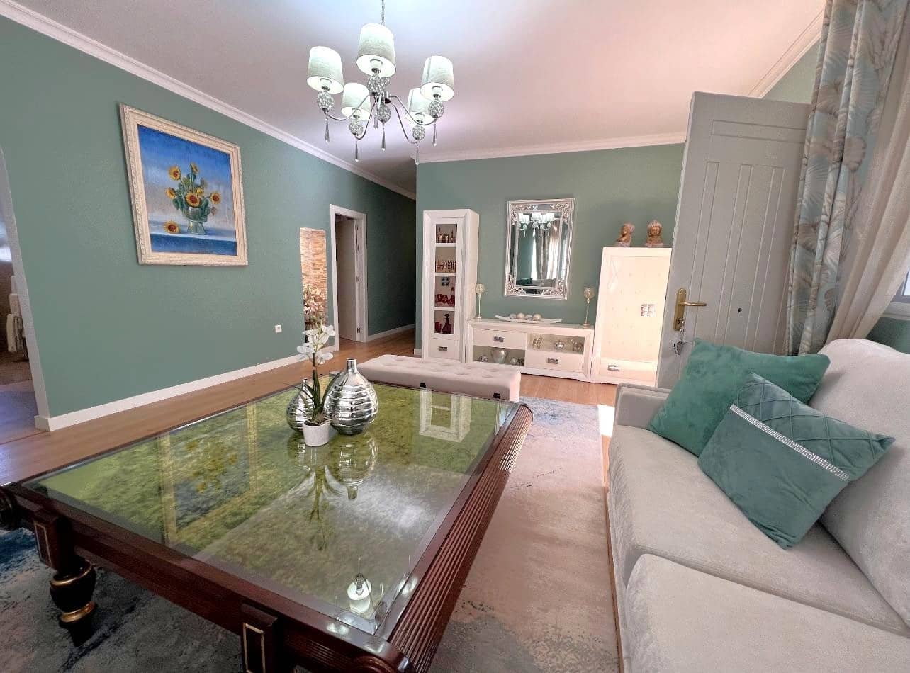 3 slaapkamer Villa te koop in Estepona met zwembad garage - € 1.150.000 (Ref: 9448669)