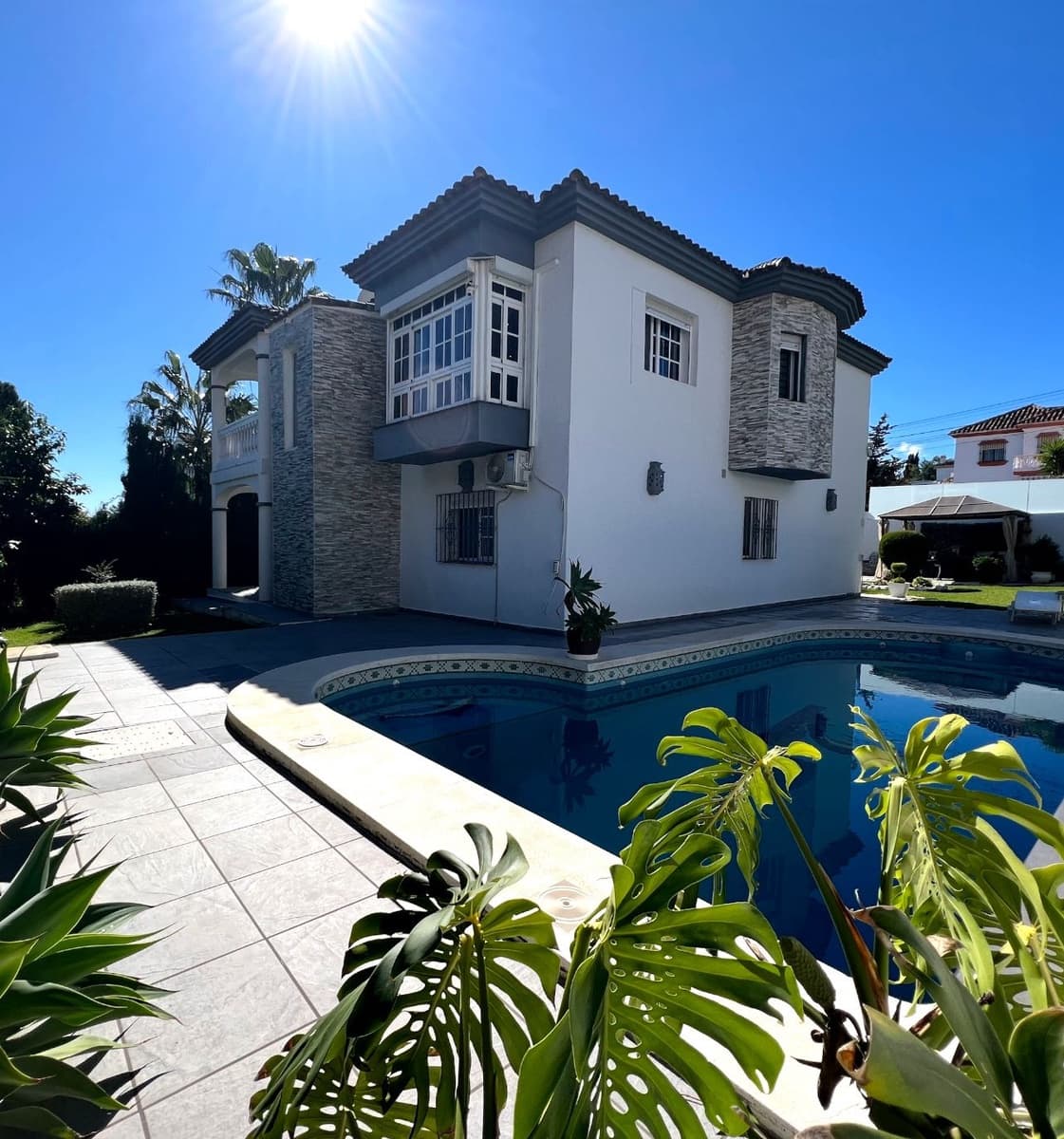 3 slaapkamer Villa te koop in Estepona met zwembad garage - € 1.150.000 (Ref: 9448669)