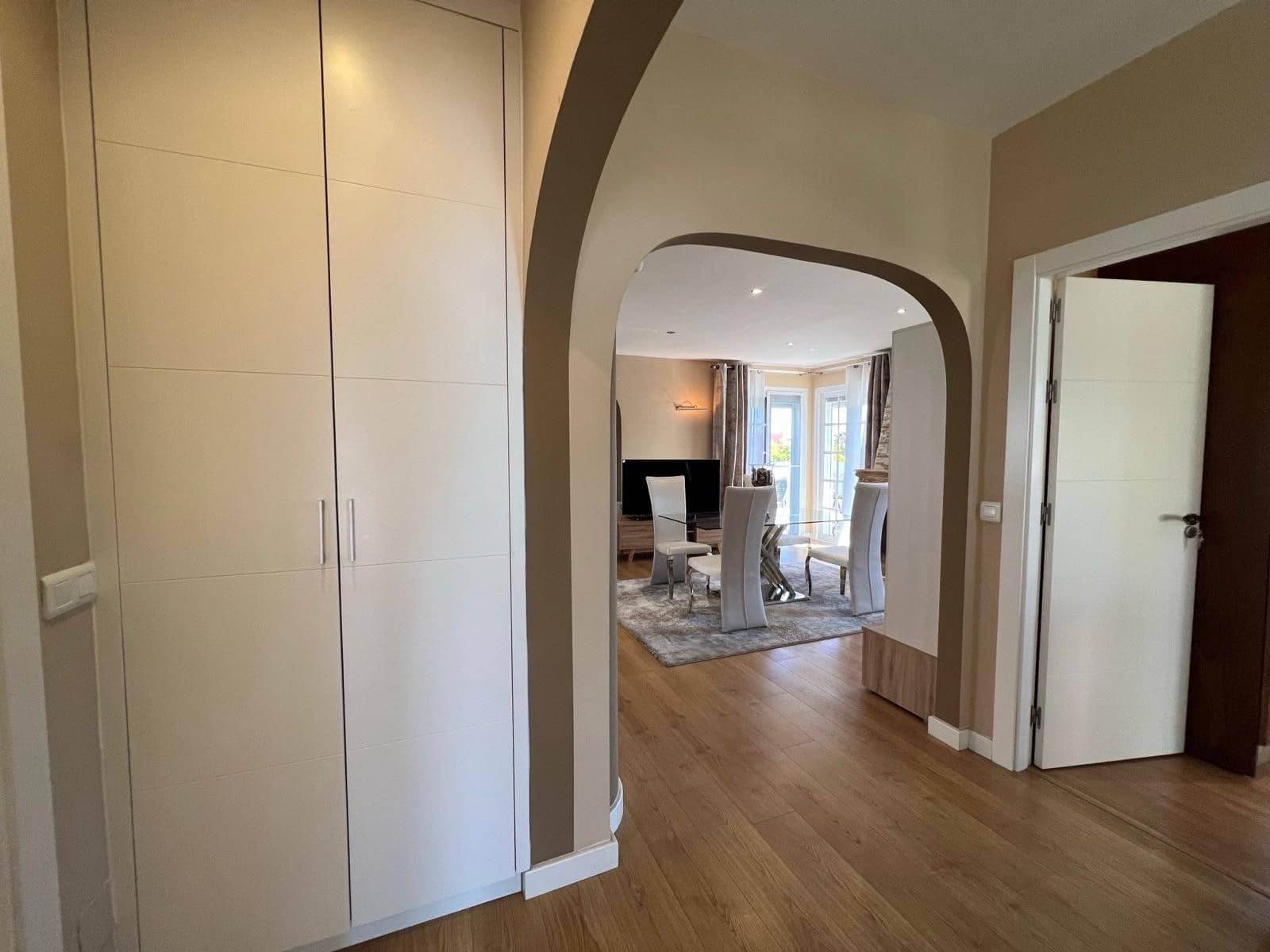 3 slaapkamer Villa te koop in Estepona met zwembad garage - € 1.150.000 (Ref: 9448669)