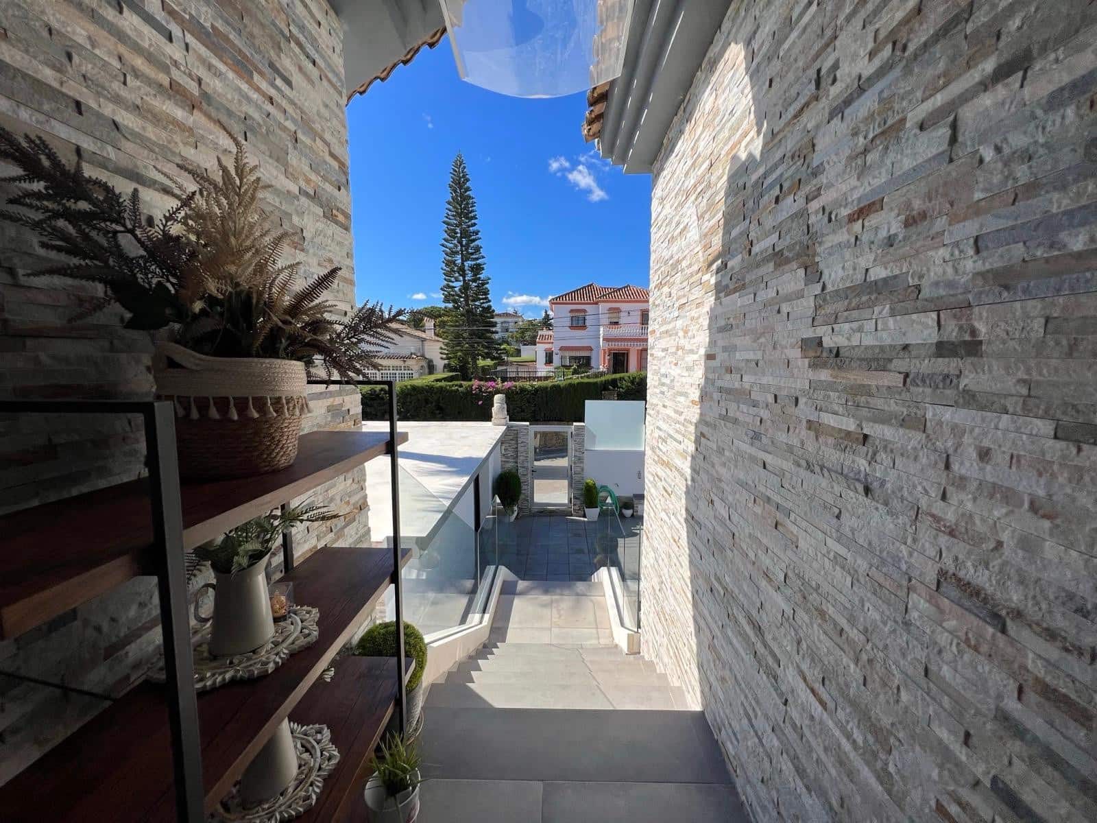 3 slaapkamer Villa te koop in Estepona met zwembad garage - € 1.150.000 (Ref: 9448669)