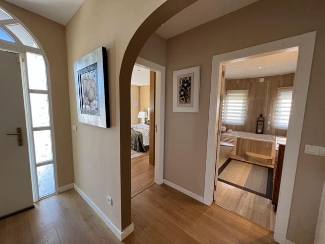 3 slaapkamer Villa te koop in Estepona met zwembad garage - € 1.150.000 (Ref: 9448669)