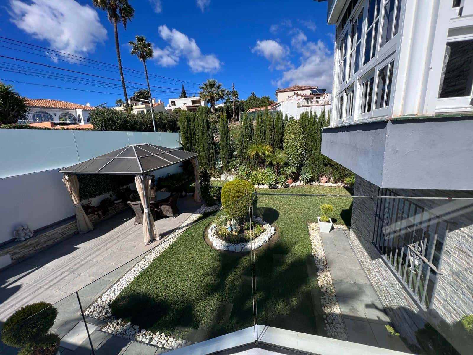 3 slaapkamer Villa te koop in Estepona met zwembad garage - € 1.150.000 (Ref: 9448669)