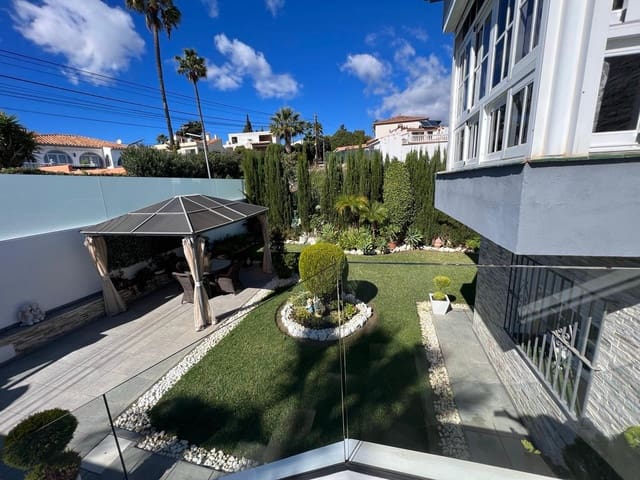 3 slaapkamer Villa te koop in Estepona met zwembad garage - € 1.150.000 (Ref: 9448669)