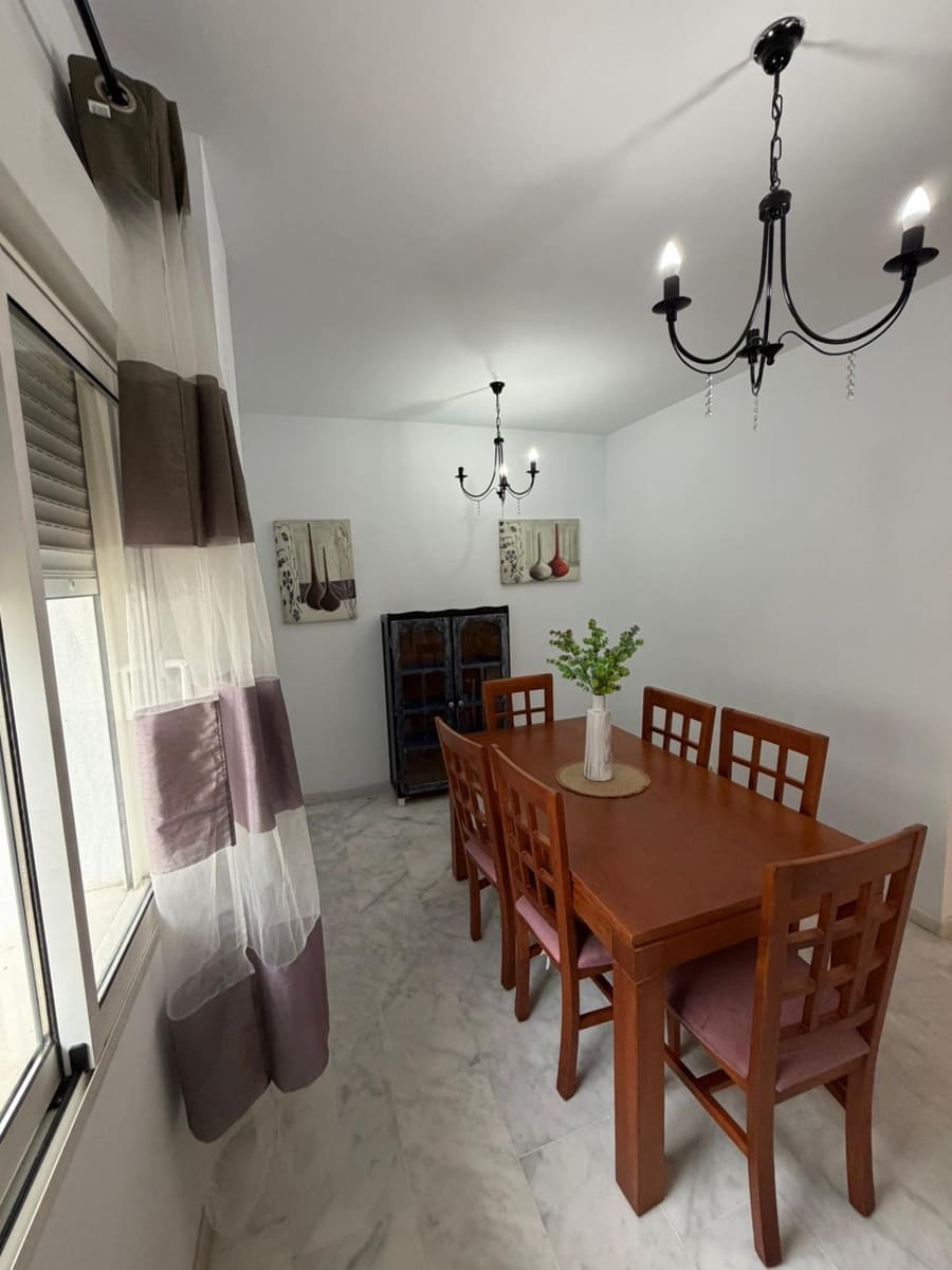 4 makuuhuone Huoneisto myytävänä paikassa Estepona mukana uima-altaan 
autotalli - 319 000 € (Ref: 9485133)