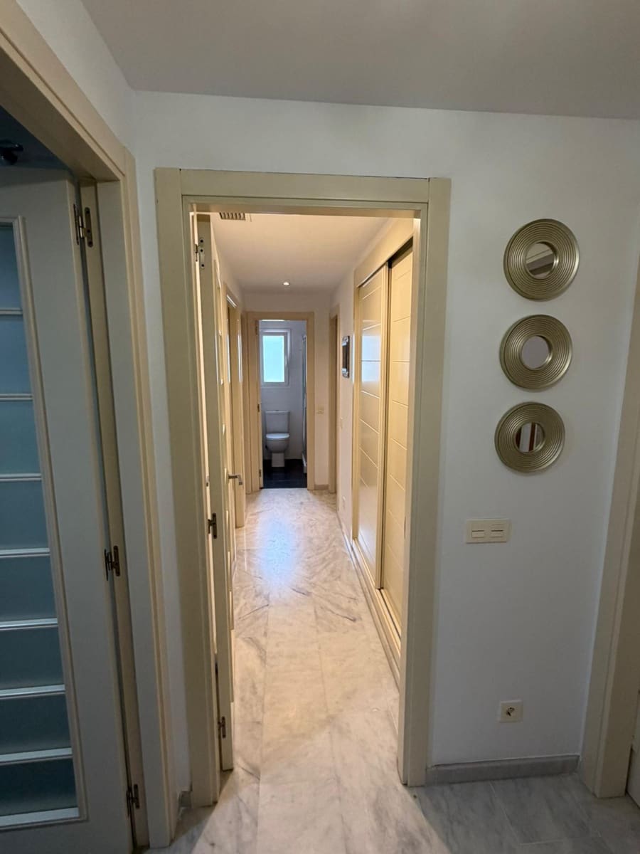 4 makuuhuone Huoneisto myytävänä paikassa Estepona mukana uima-altaan 
autotalli - 319 000 € (Ref: 9485133)