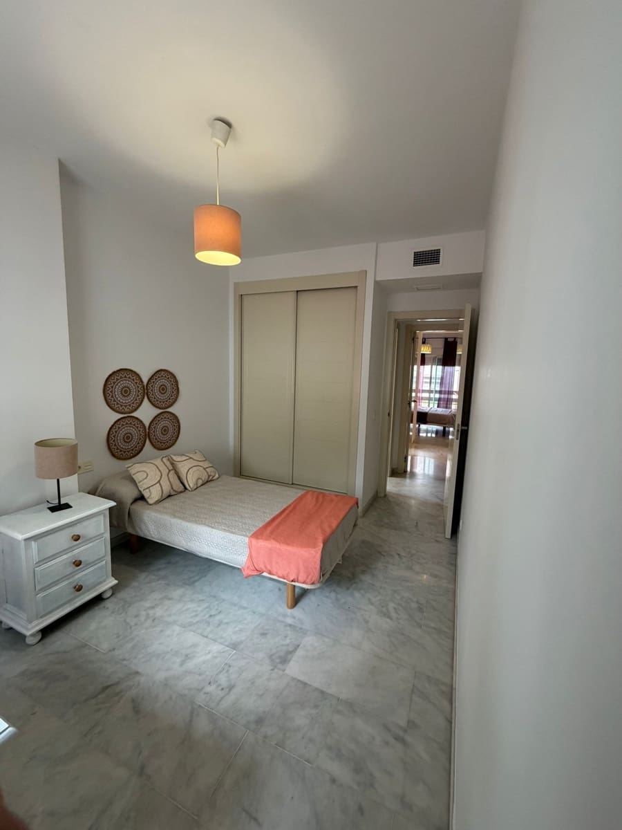 4 makuuhuone Huoneisto myytävänä paikassa Estepona mukana uima-altaan 
autotalli - 319 000 € (Ref: 9485133)