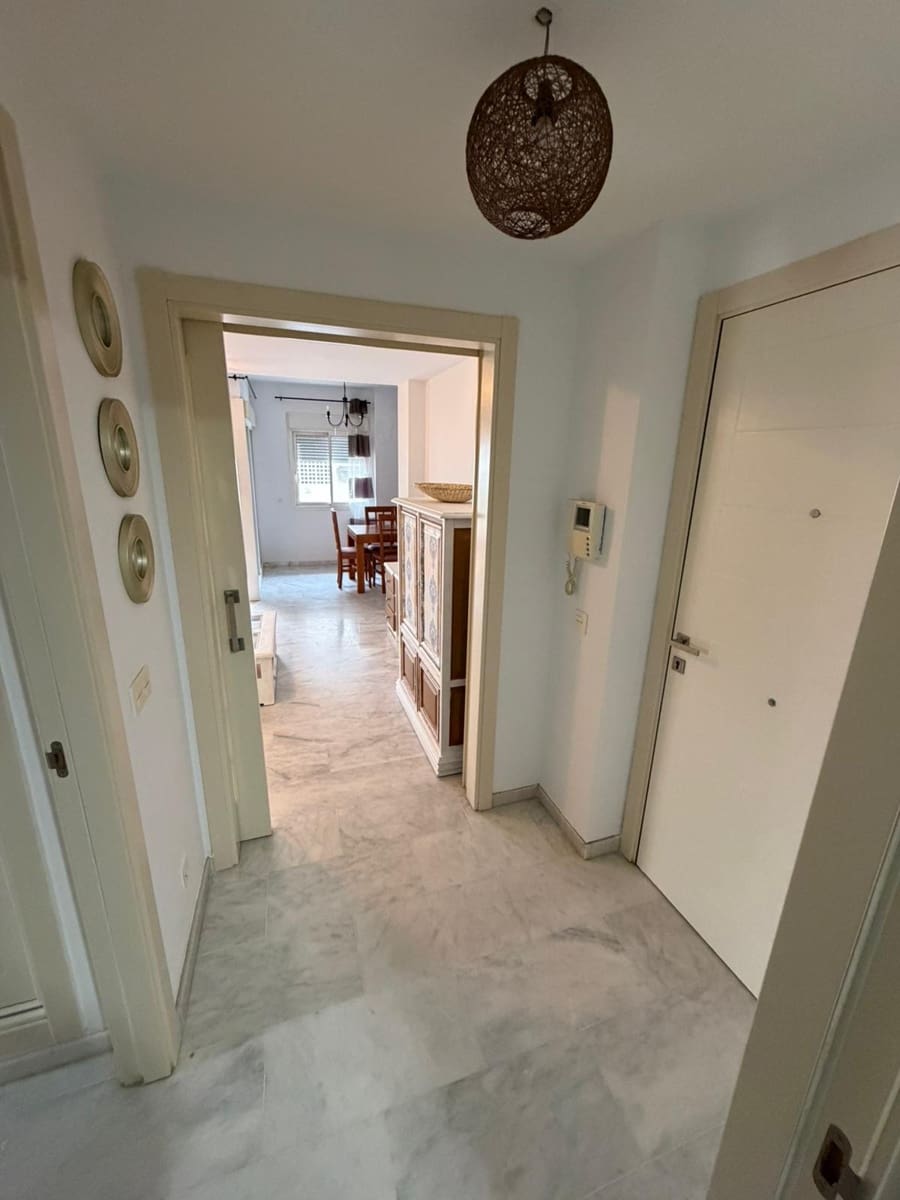 4 chambre Appartement à vendre à Estepona avec piscine garage - 319 000 € (Ref: 9485133)