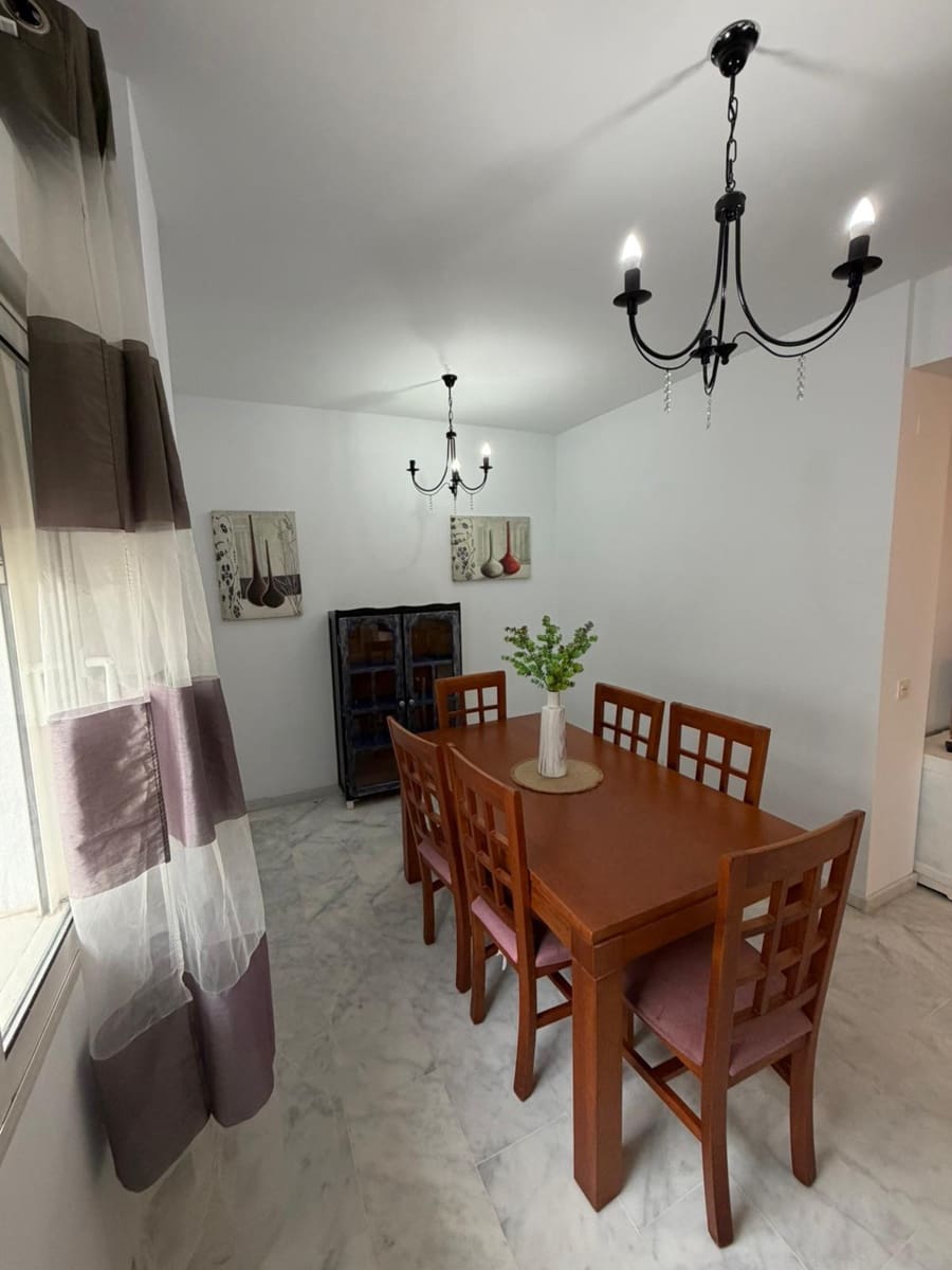 4 chambre Appartement à vendre à Estepona avec piscine garage - 319 000 € (Ref: 9485133)