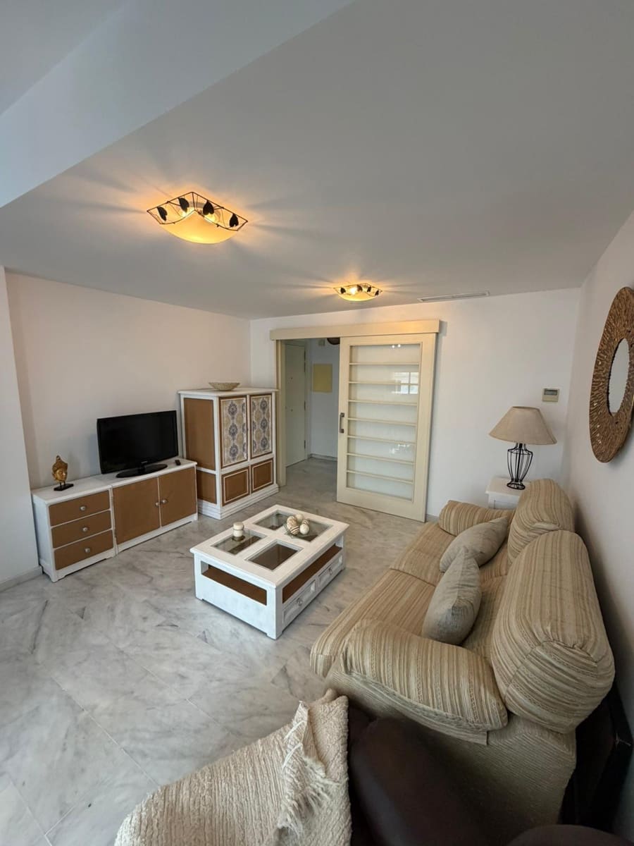 4 chambre Appartement à vendre à Estepona avec piscine garage - 319 000 € (Ref: 9485133)