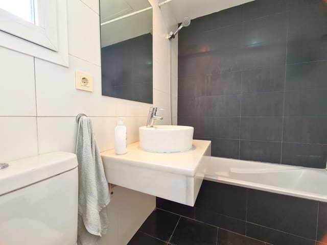 4 soverom Leilighet til salgs i Estepona med svømmebasseng garasje - € 319 000 (Ref: 9485133)