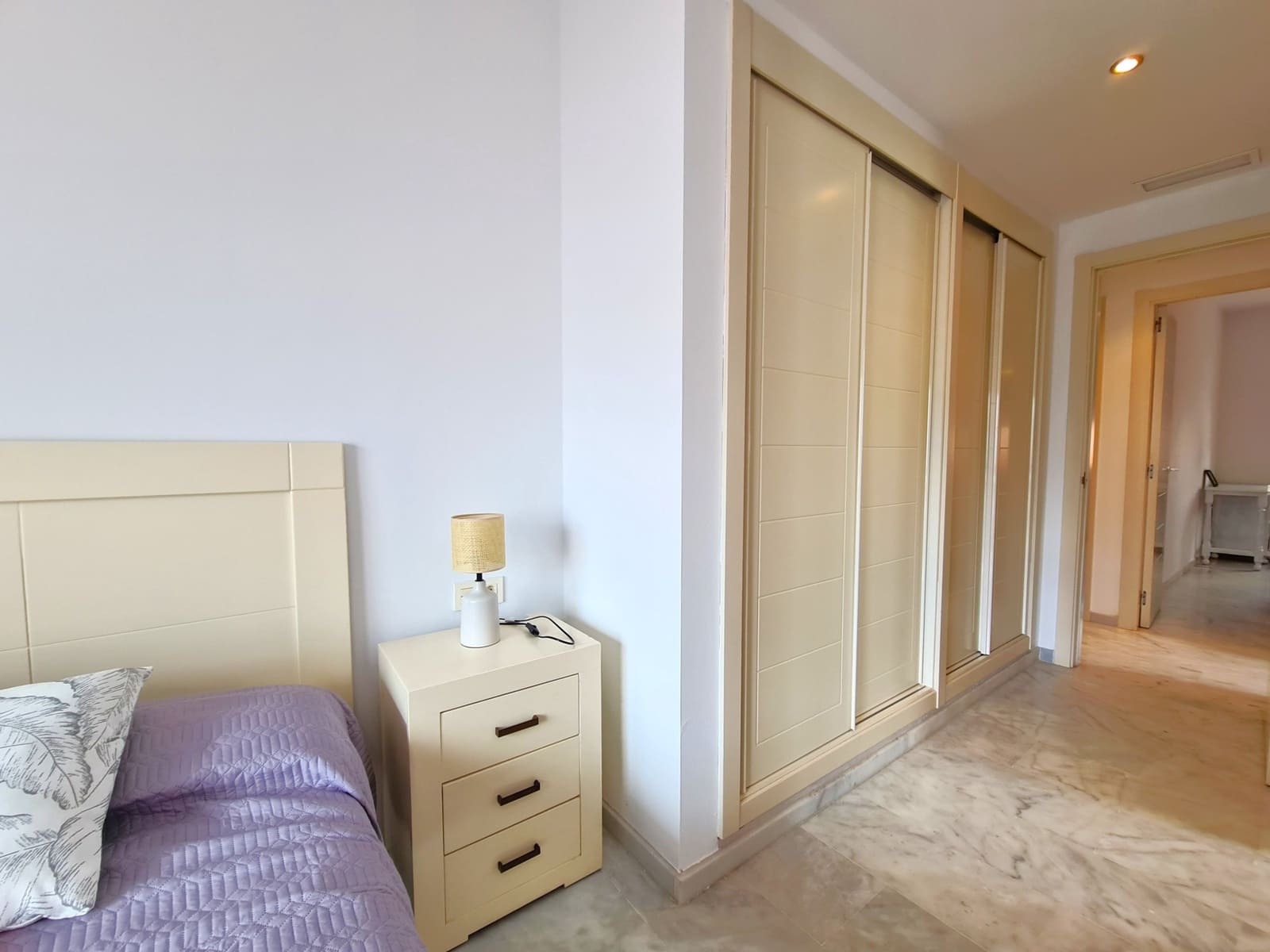 4 sovrum Lägenhet till salu i Estepona med pool garage - 319 000 € (Ref: 9485133)