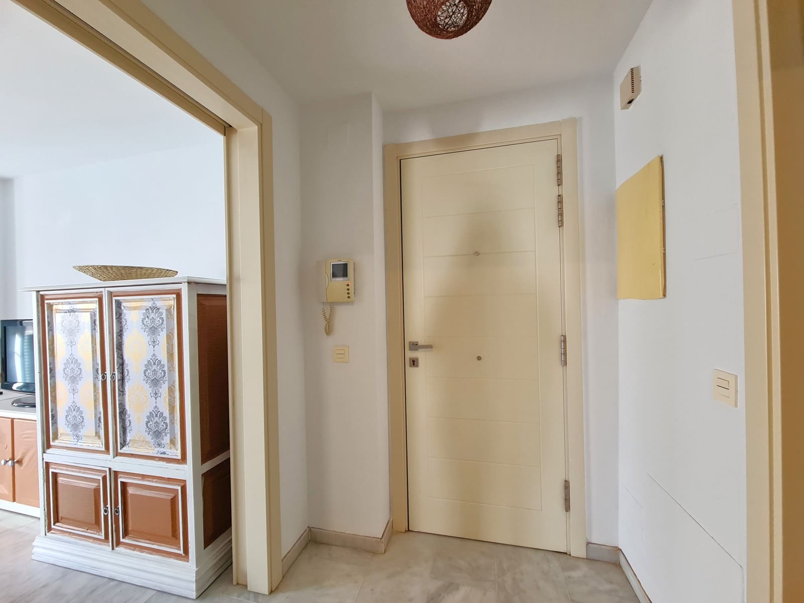 4 sovrum Lägenhet till salu i Estepona med pool garage - 319 000 € (Ref: 9485133)