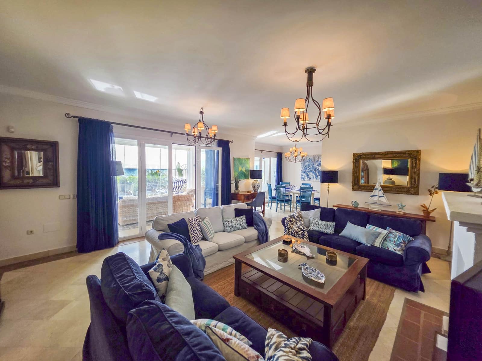 3 slaapkamer Appartement te koop in Casares met garage - € 995.000 (Ref: 9501954)