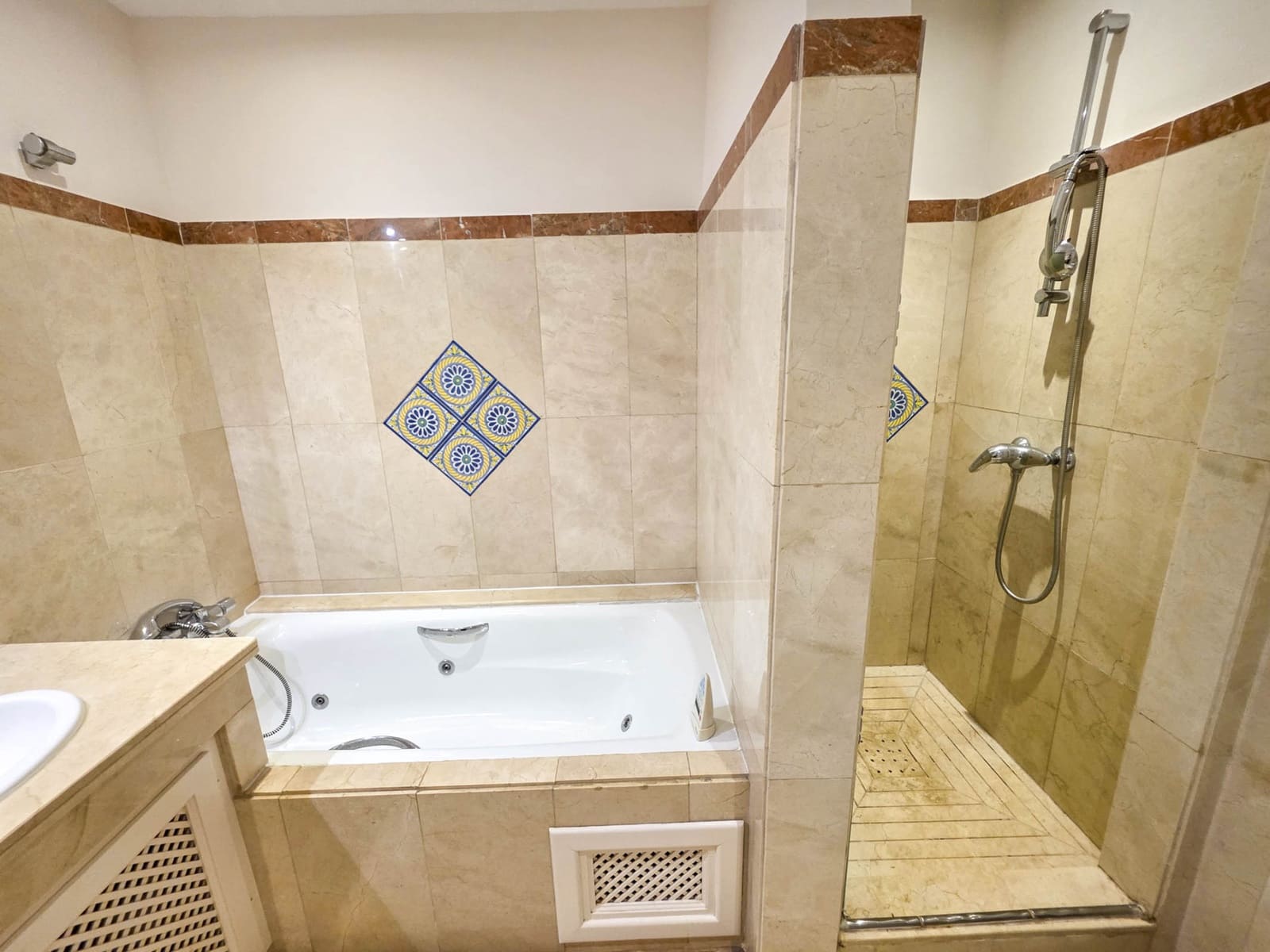 3 slaapkamer Appartement te koop in Casares met garage - € 995.000 (Ref: 9501954)