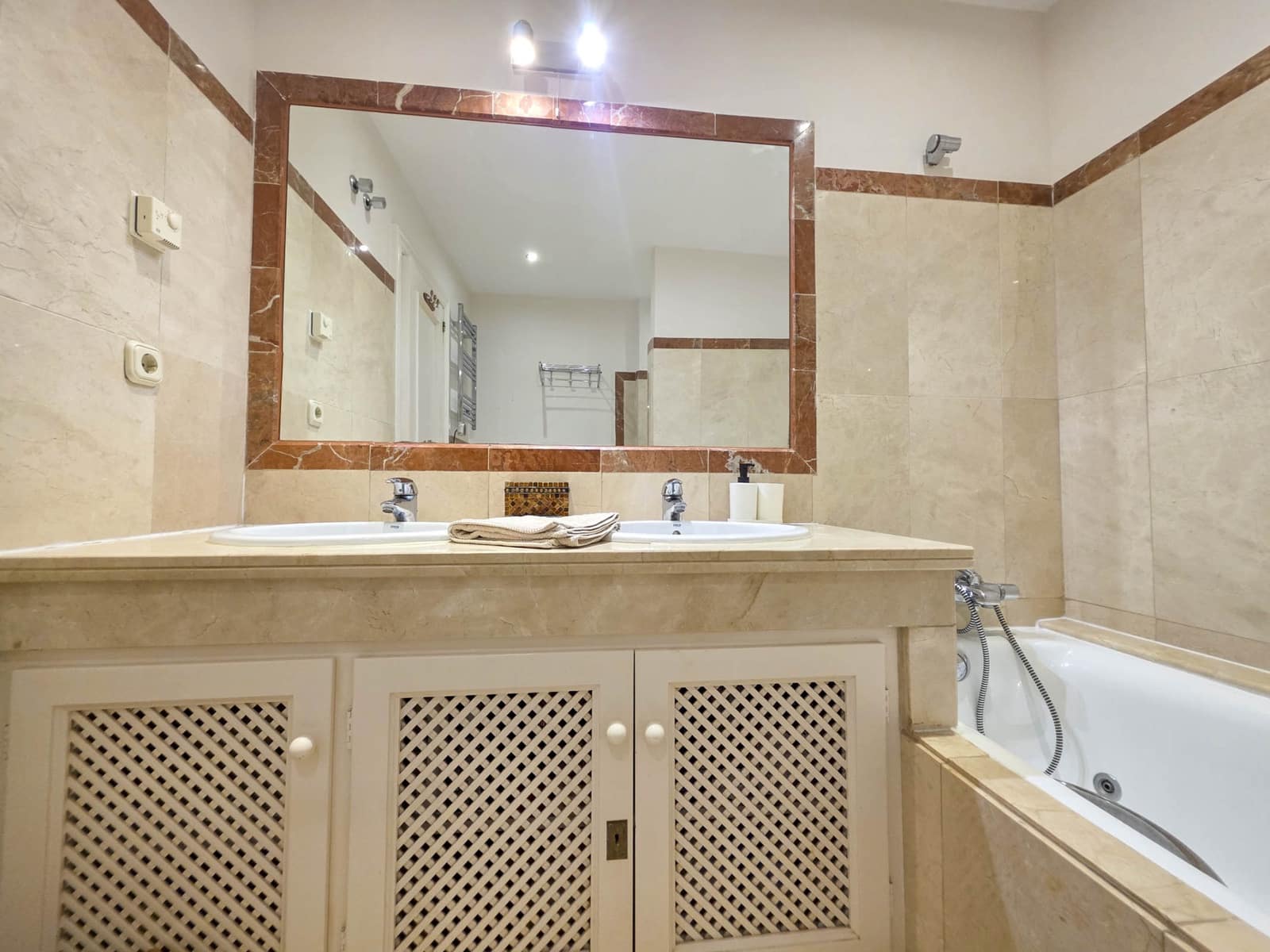 3 slaapkamer Appartement te koop in Casares met garage - € 995.000 (Ref: 9501954)
