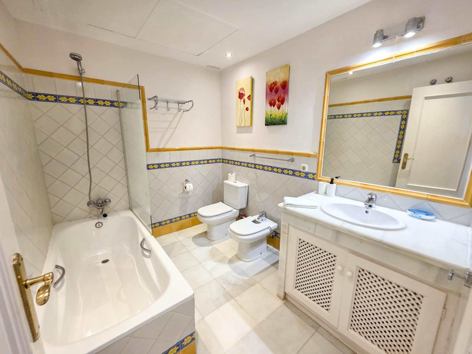 3 slaapkamer Appartement te koop in Casares met garage - € 995.000 (Ref: 9501954)