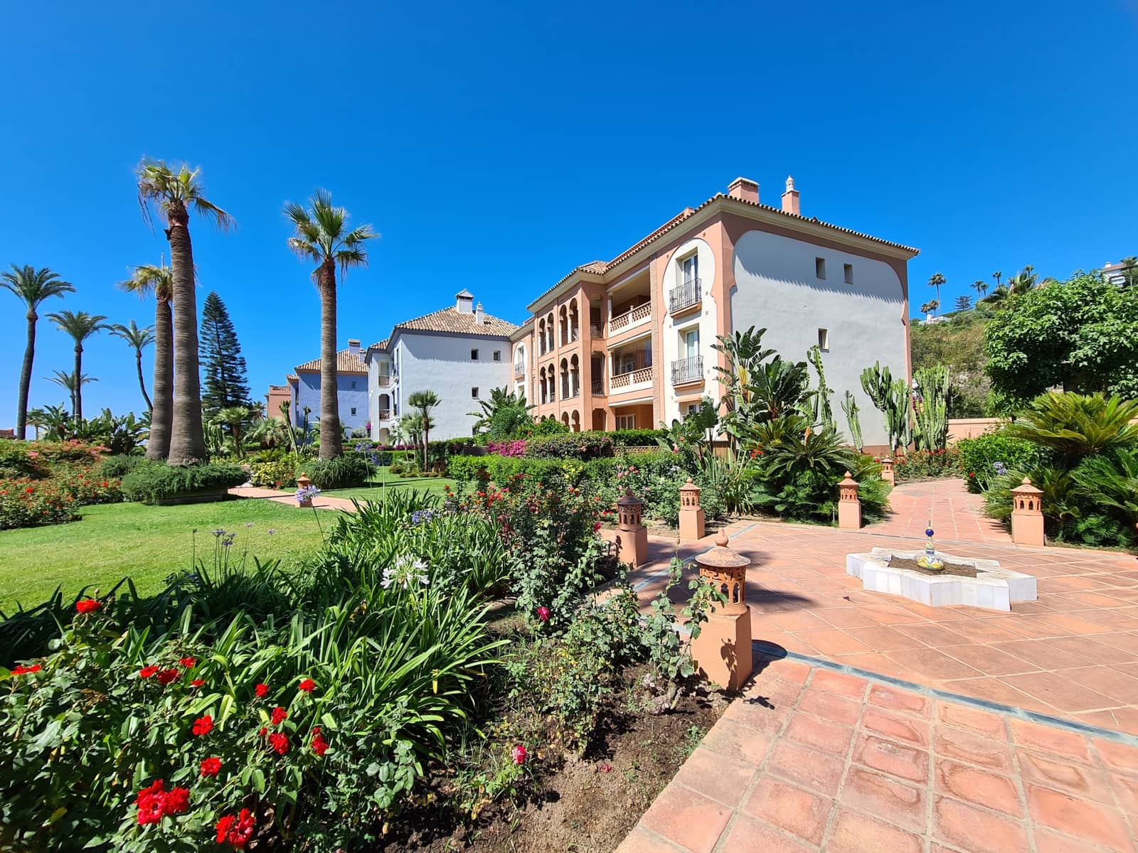 3 slaapkamer Appartement te koop in Casares met garage - € 995.000 (Ref: 9501954)