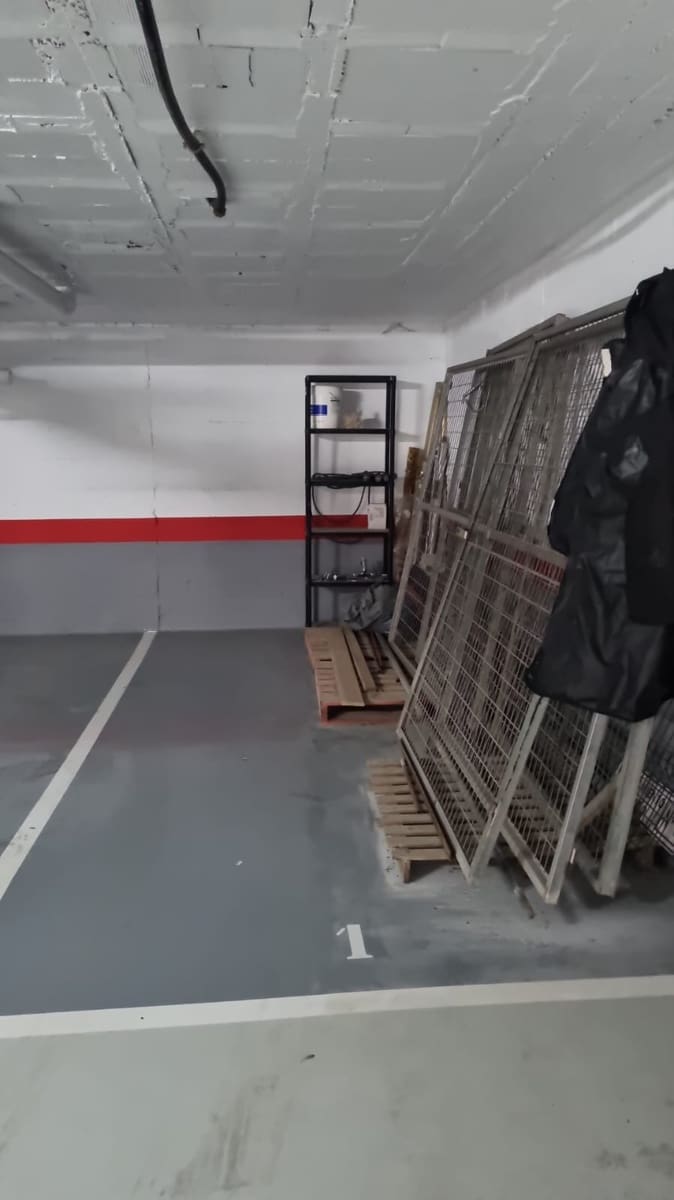 Garage for sale in La Duquesa / Puerto de la Duquesa - € 16,500 (Ref: 9508510)