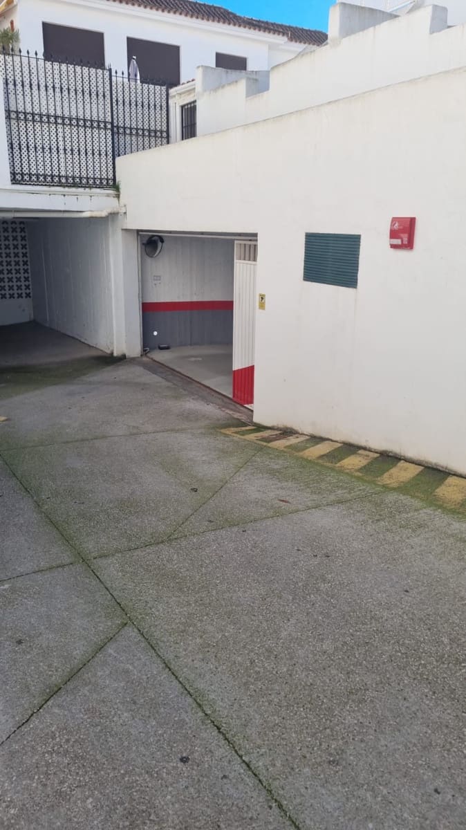 Garage for sale in La Duquesa / Puerto de la Duquesa - € 16,500 (Ref: 9508510)