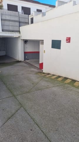 Garaje en La Duquesa / Puerto de la Duquesa, Manilva en venta - 16.500 € (Ref: 9508510)