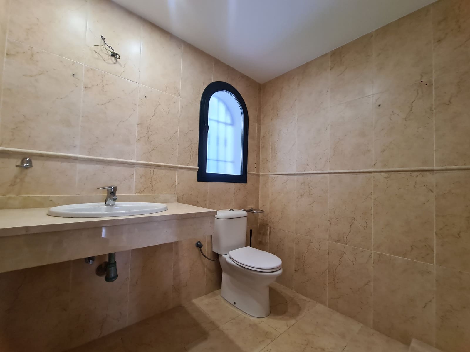 3 soveværelse Semi-Rækkehus til salg i Manilva med garage - € 619.000 (Ref: 9508511)