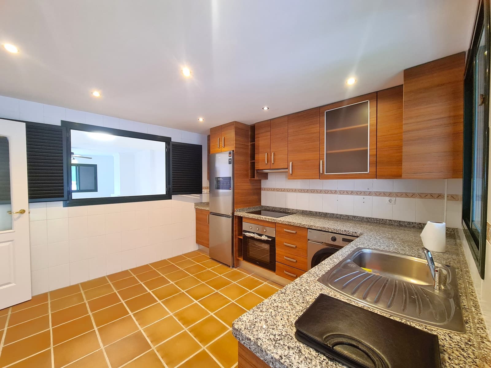 3 soveværelse Semi-Rækkehus til salg i Manilva med garage - € 619.000 (Ref: 9508511)