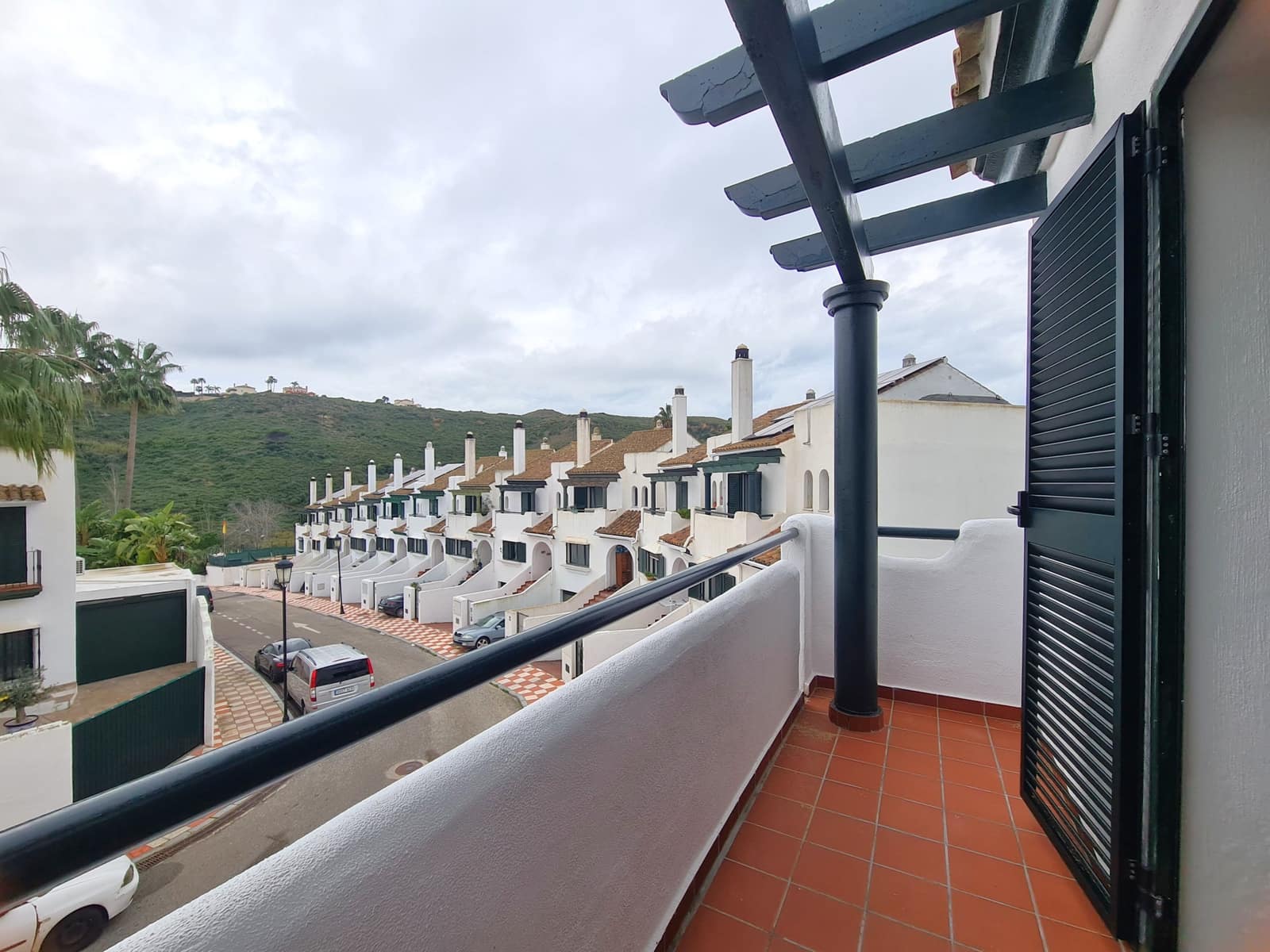 3 soveværelse Semi-Rækkehus til salg i Manilva med garage - € 619.000 (Ref: 9508511)