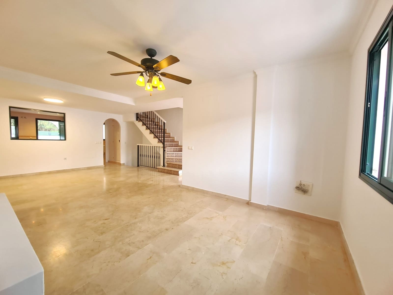 Pareado de 3 habitaciones en Manilva en venta con garaje - 619.000 € (Ref: 9508511)