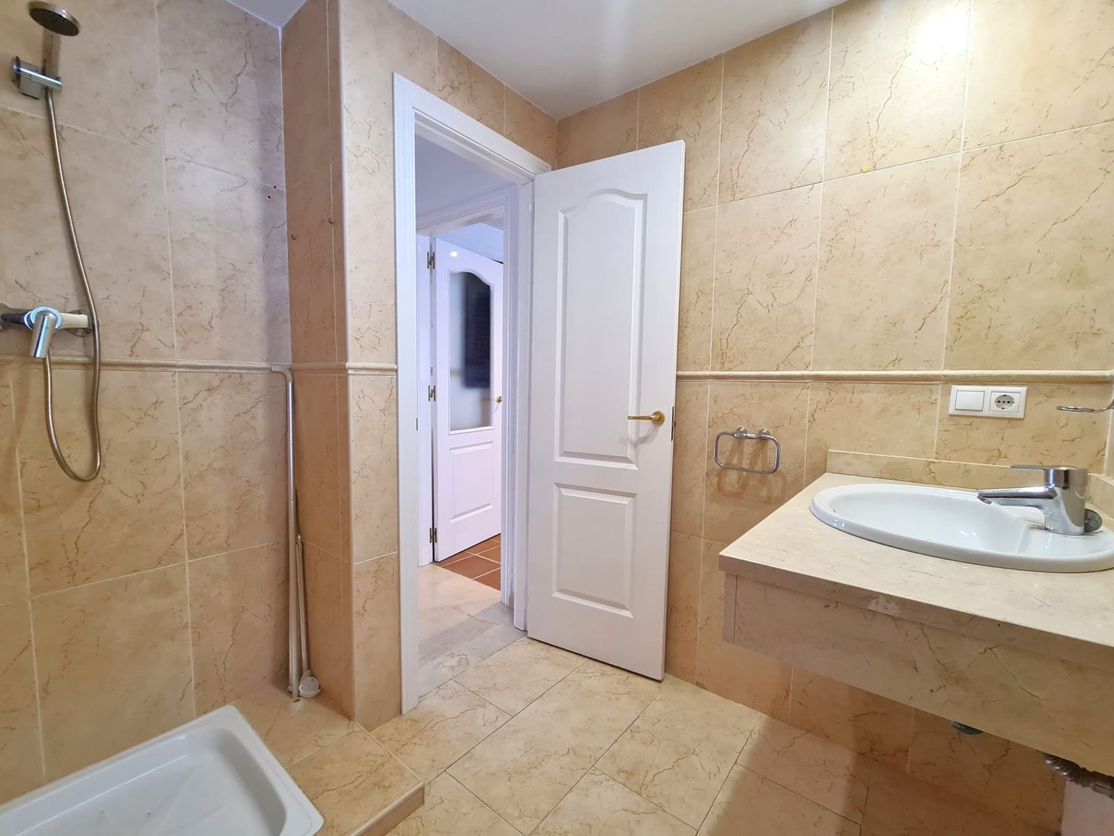 Pareado de 3 habitaciones en Manilva en venta con garaje - 619.000 € (Ref: 9508511)