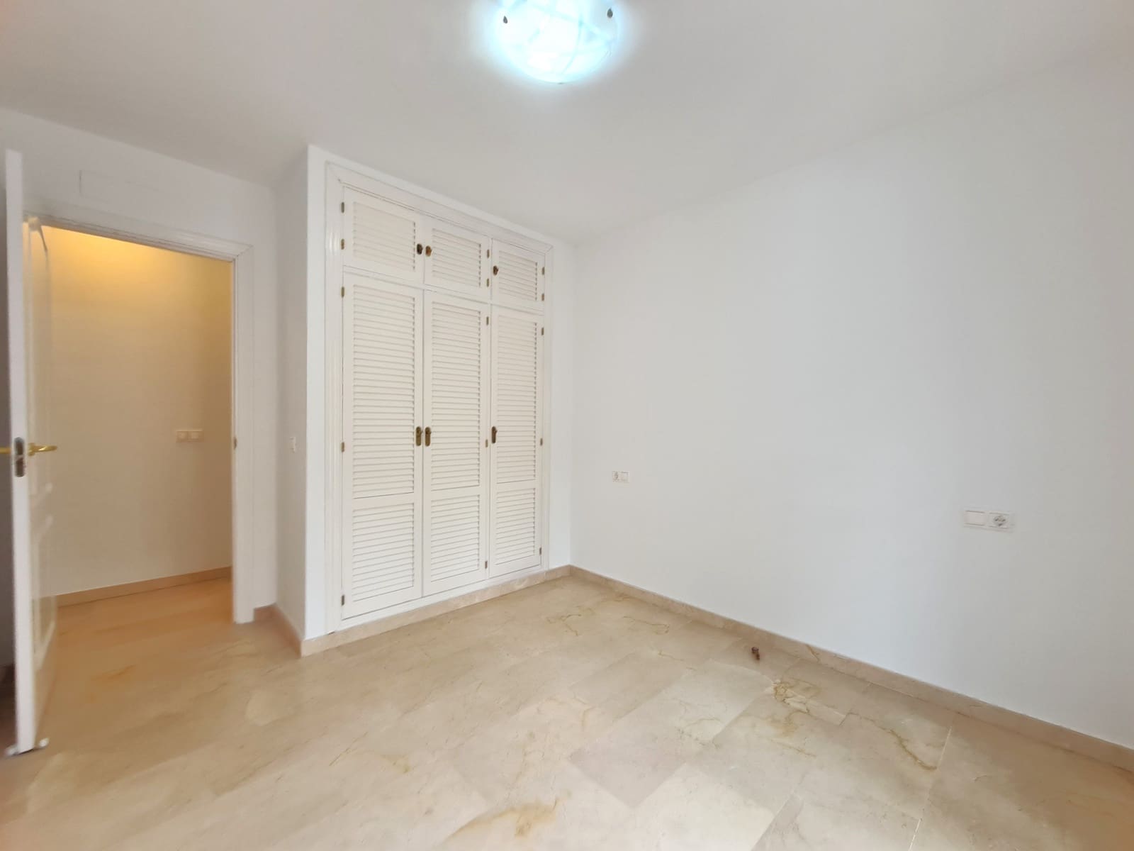 Pareado de 3 habitaciones en Manilva en venta con garaje - 619.000 € (Ref: 9508511)