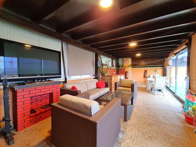 4 sovrum Takvåning till salu i Estepona med garage - 679 000 € (Ref: 9511979)