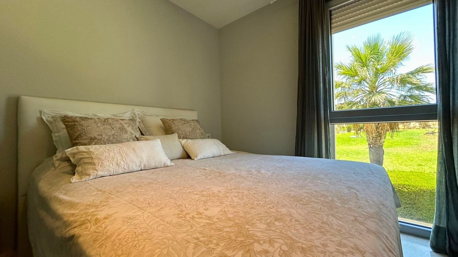 3 chambre Appartement à vendre à La Duquesa / Puerto de la Duquesa avec piscine garage - 429 000 € (Ref: 9540898)