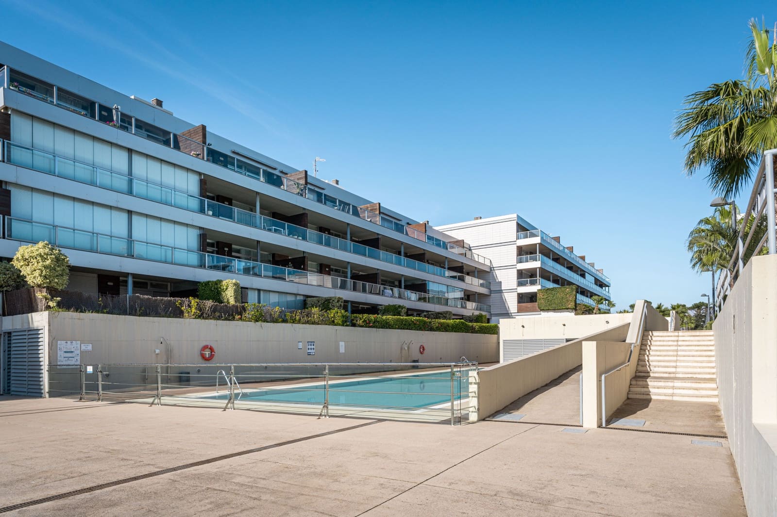 3 chambre Appartement à vendre à La Duquesa / Puerto de la Duquesa avec piscine garage - 429 000 € (Ref: 9540898)