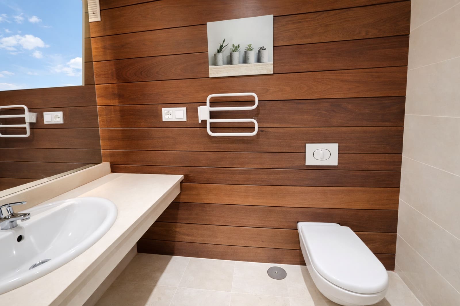 3 slaapkamer Appartement te koop in La Duquesa / Puerto de la Duquesa met zwembad garage - € 429.000 (Ref: 9540898)