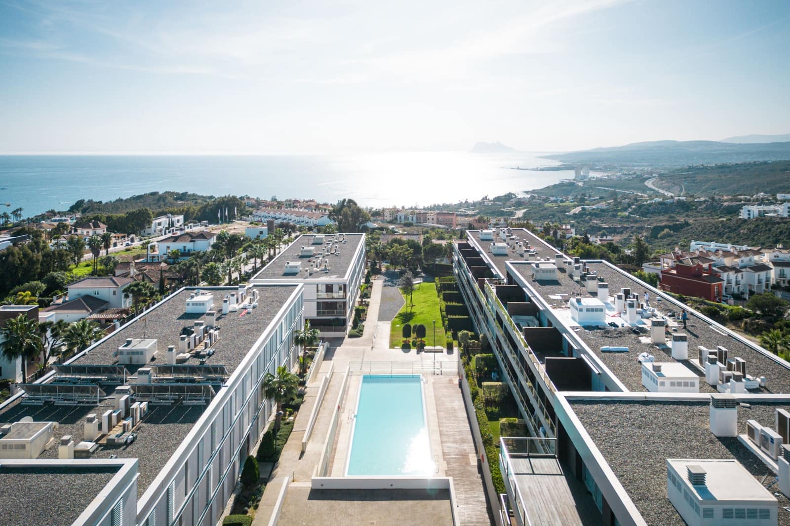 3 bedroom Apartment for sale in La Duquesa / Puerto de la Duquesa with pool garage - € 345,000 (Ref: 9540898)
