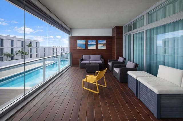 3 sypialnia Apartament na sprzedaż w La Duquesa / Puerto de la Duquesa, Manilva z basenem garażem - 359 000 € (Ref: 9540898)