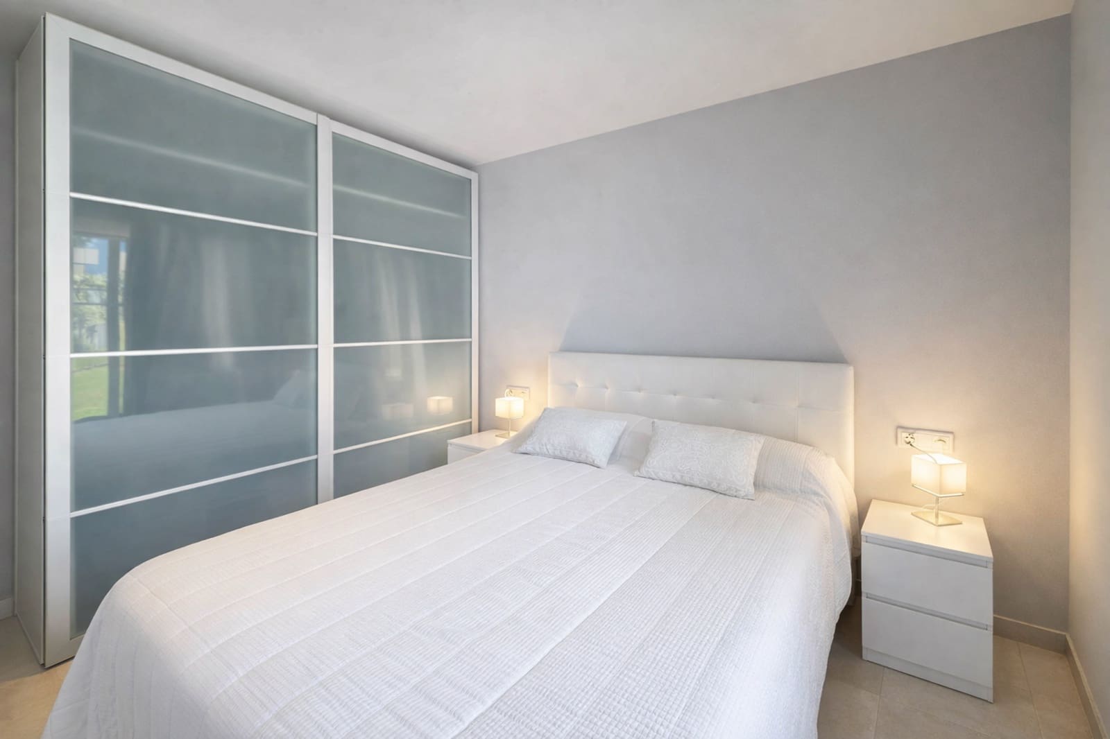 3 bedroom Apartment for sale in La Duquesa / Puerto de la Duquesa with pool garage - € 345,000 (Ref: 9540898)